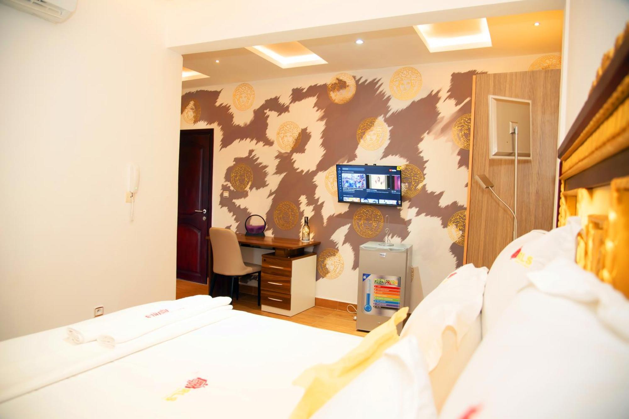 Residence Le Sommet - Chambre Versace Douala Eksteriør bilde