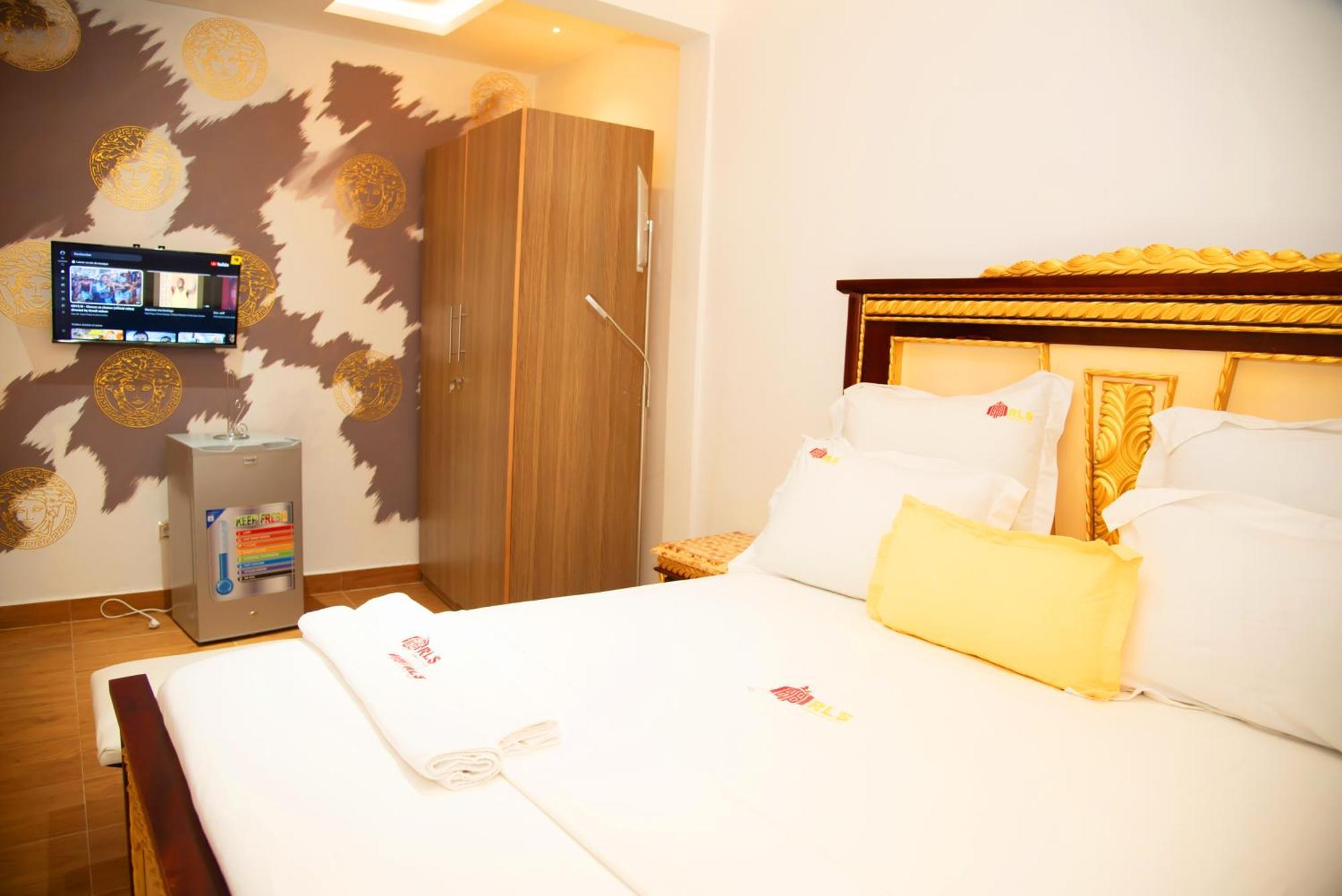 Residence Le Sommet - Chambre Versace Douala Eksteriør bilde